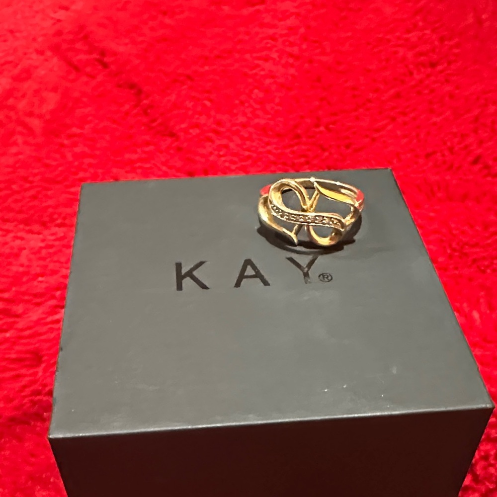 Kay jewelers 10k yellow Gold Heart Ring